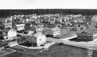 The Musa neighborhood in Pori was built in the early 1950s using single-family houses manufactured by Puutalo and financed by state-subsidised Arava loans.